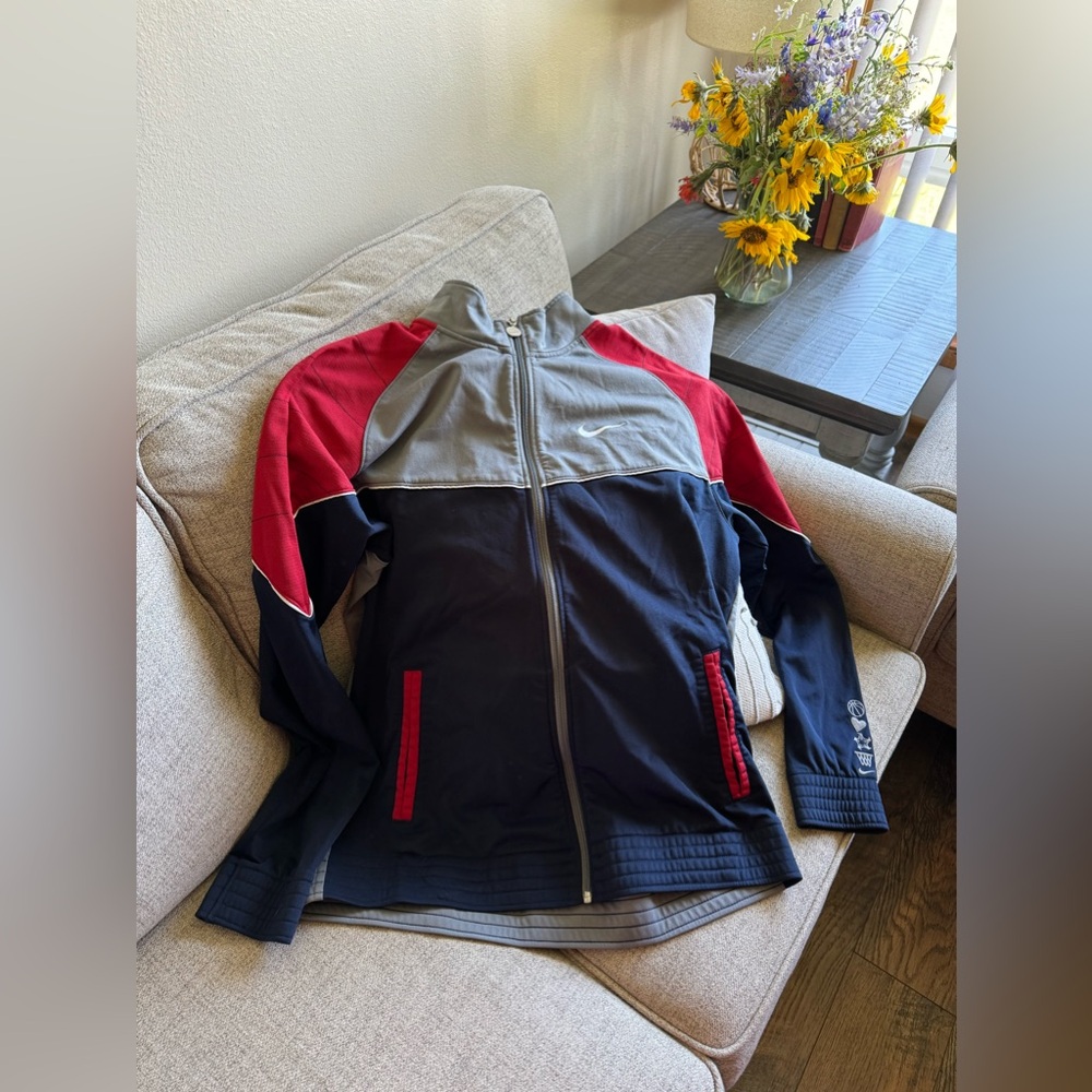 Nike Men’s basketball warmup special edition  Size - L